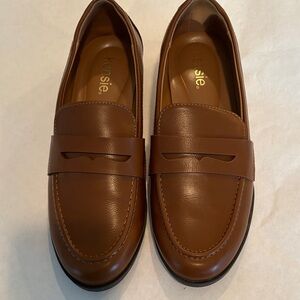 KensieWomen’s Brown Leather Slip-On Loafers